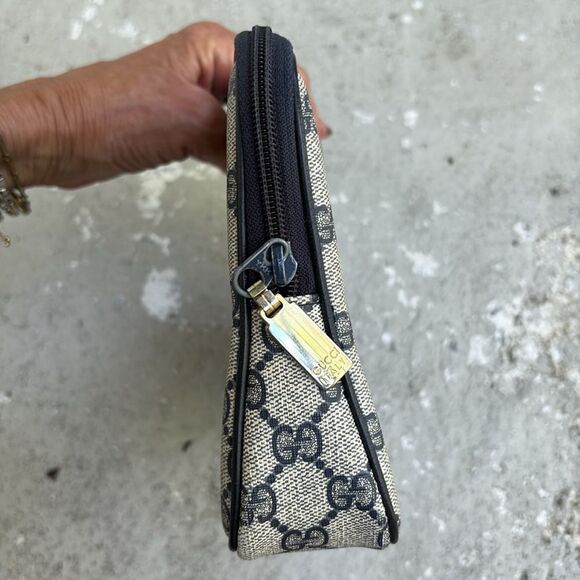 Vintage Gucci monogram clutch/makeup bag - Picture 8 of 11